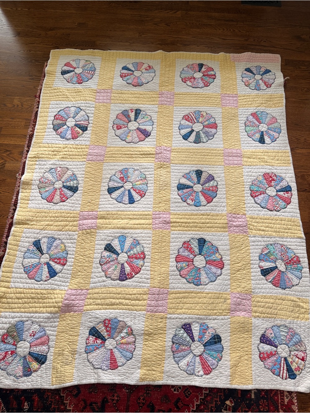 Antique Yellow & Multicolor Dresden Plate Quilt